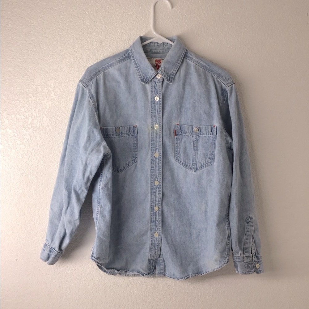 Levi’s women thick,, long sleeve shirt with distressed look